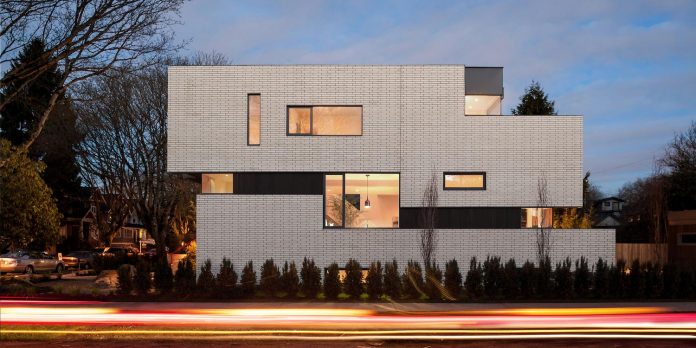 2996-west-11th-residence-punctuated-white-brick-facade-randy-bens-architect-14