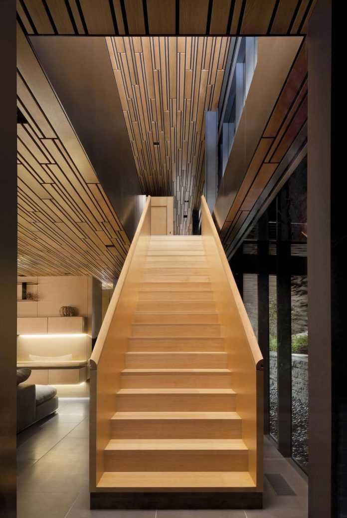 360-house-perched-beach-edge-tree-line-bora-architects-25