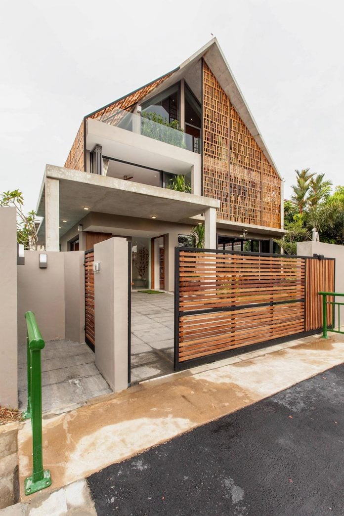 aamer-architects-design-siglap-plain-villa-combination-raw-off-form-concrete-03