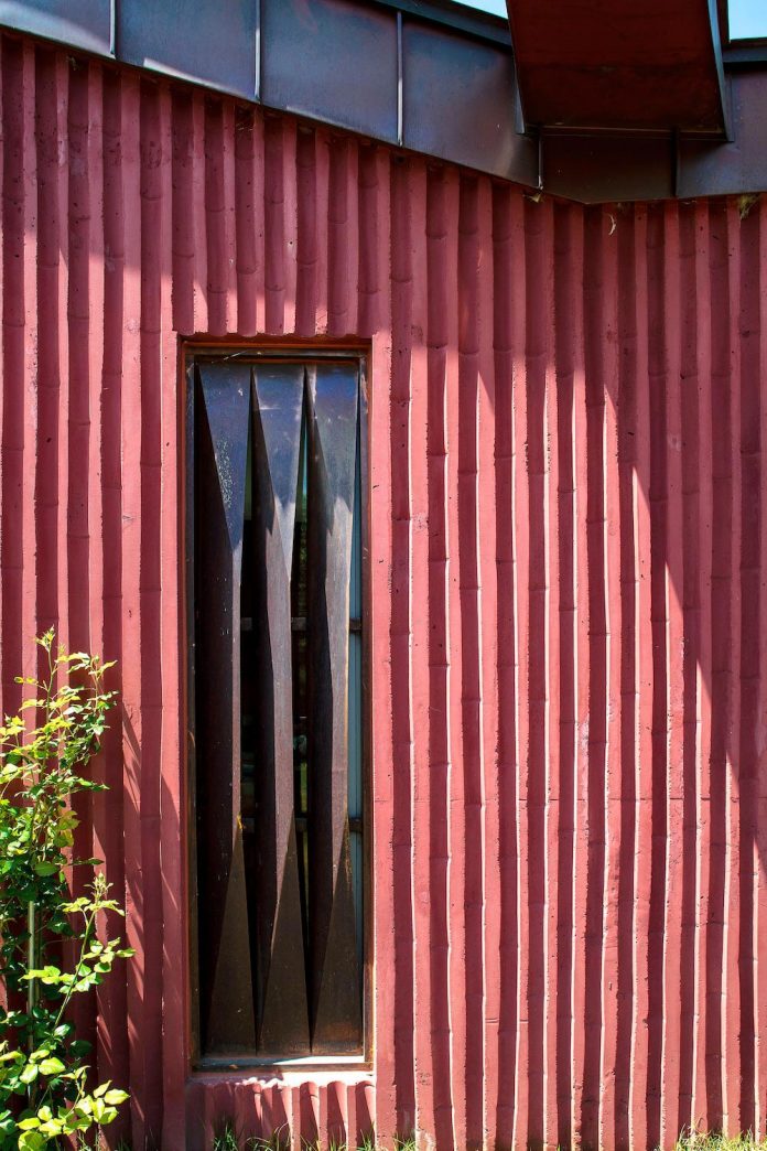 bang-keun-design-jirisan-house-red-home-harmony-natural-earth-toned-materials-11