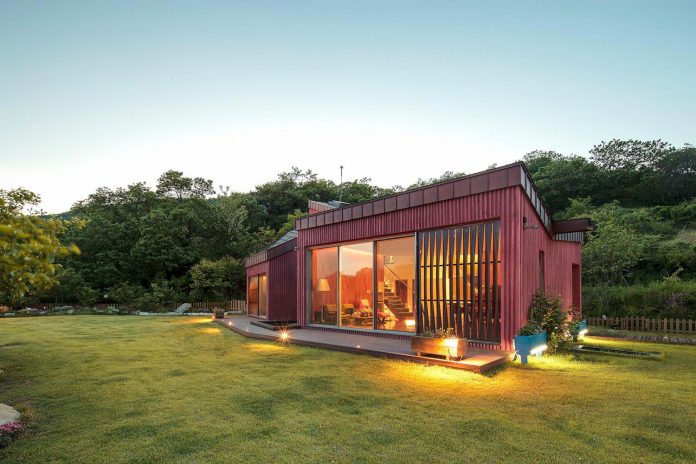 bang-keun-design-jirisan-house-red-home-harmony-natural-earth-toned-materials-15
