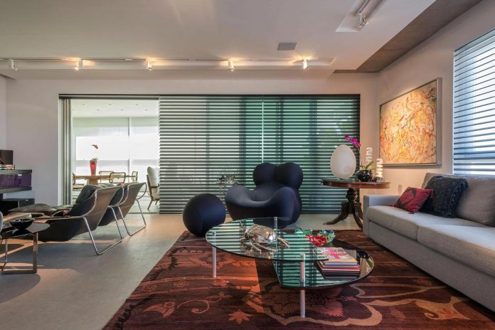 colourful-apartment-belo-horizonte-art-collector-lover-strong-colours-designed-2arquitetos-03