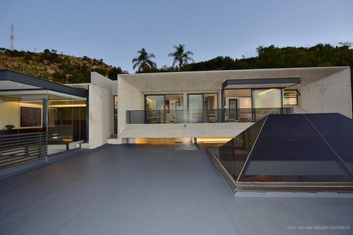 concrete-house-masterpiece-nico-van-der-meulen-architects-m-square-lifestyle-design-03
