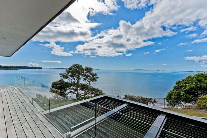 contemporary-rothesay-bay-residence-located-auckland-new-zealand-designed-creative-arch-04