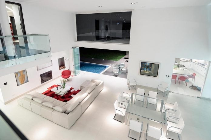 cumbaya-ultramodern-white-house-diego-guayasamin-arquitectos-12