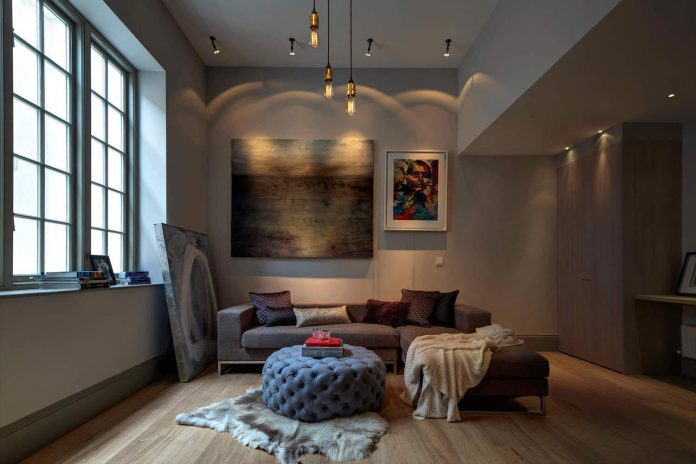 elegant-home-situated-old-edwardian-mews-house-south-west-london-01