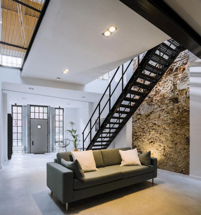 former-office-workshop-completely-renovated-converted-contemporary-loft-03