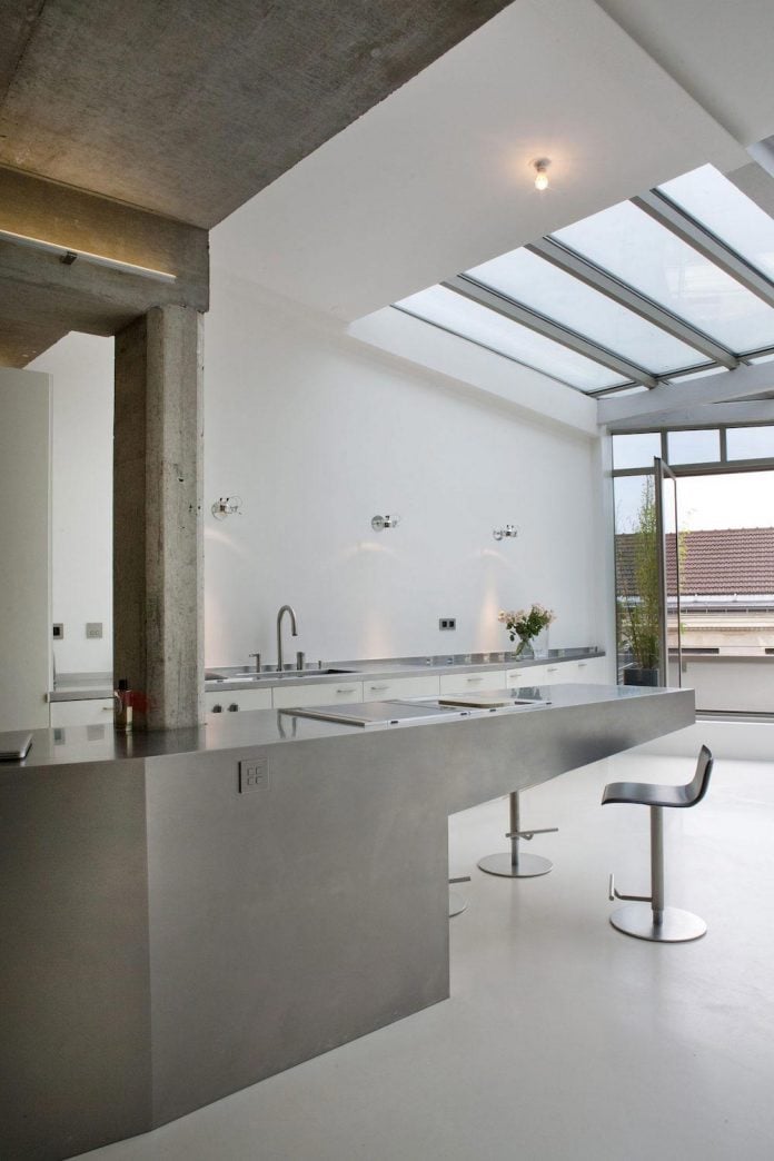 lk-contemporary-pale-colour-loft-paris-designed-olivier-chabaud-architectes-10