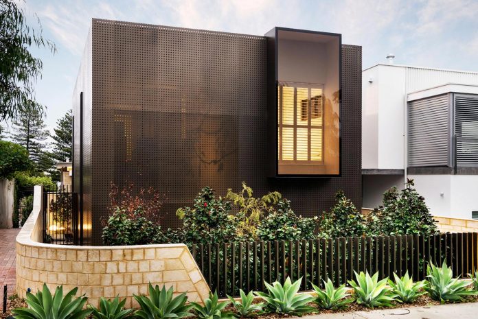 minimalistic-bronze-metalwork-exterior-chamberlain-street-residence-weststyle-design-development-02