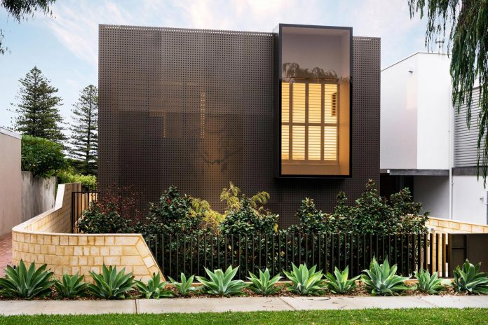 minimalistic-bronze-metalwork-exterior-chamberlain-street-residence-weststyle-design-development-04