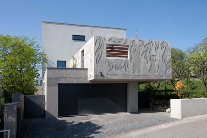 modern-concrete-villa-inga-designed-architekti-sebo-lichy-02