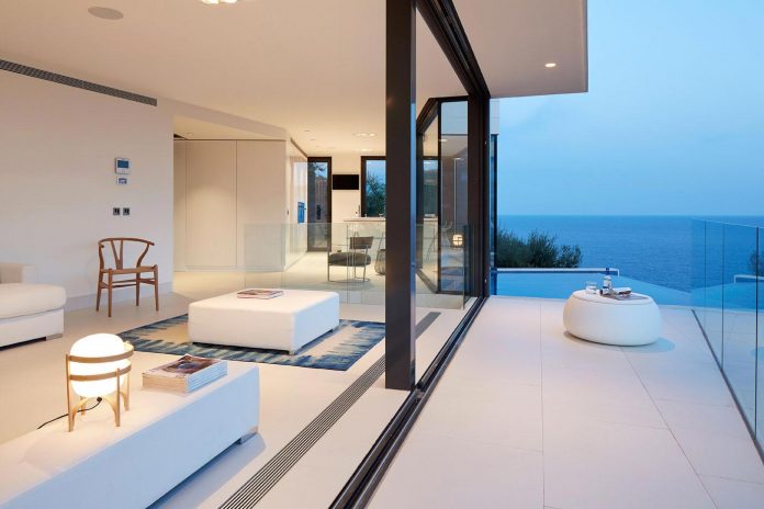 modern-mediterranean-vivienda-en-el-emporda-sea-front-villa-anna-podio-arquitectura-10