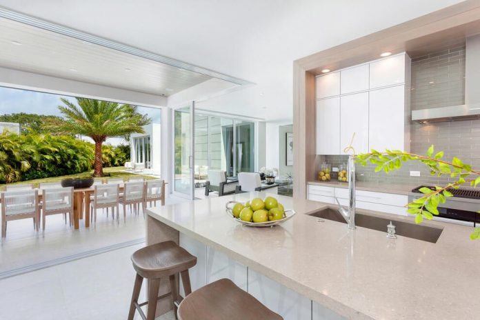 modern-single-family-house-located-delray-beach-florida-designed-ibi-designs-03
