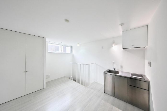 narrow-apartment-located-middle-gentle-plateau-tokyo-hmaa-08