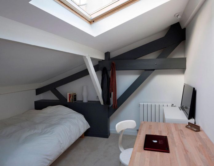 old-carpentry-turned-chic-contemporary-loft-paris-agnes-et-agnes-13