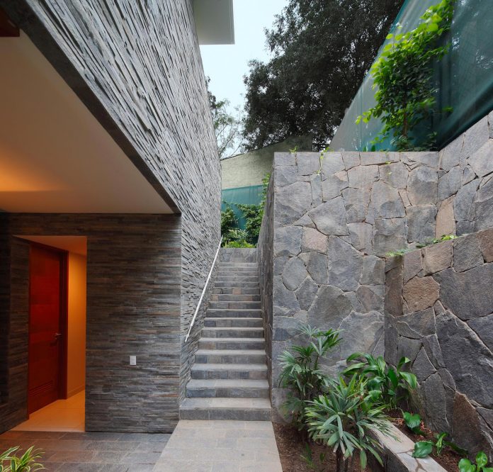 one-story-l-shaped-casa-lineal-lima-peru-designed-metropolis-oficina-de-arquitectura-17