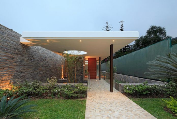 one-story-l-shaped-casa-lineal-lima-peru-designed-metropolis-oficina-de-arquitectura-18