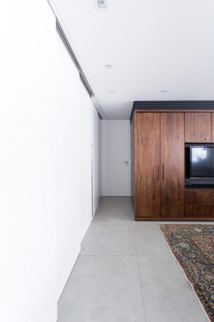 plaza-minimalist-apartment-designed-ambidestro-porto-alegre-brazil-01