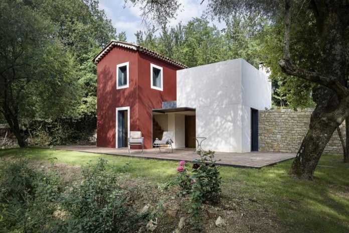 rural-home-renovation-sclos-de-contes-near-nice-france-designed-cyril-chenebeau-architecte-04