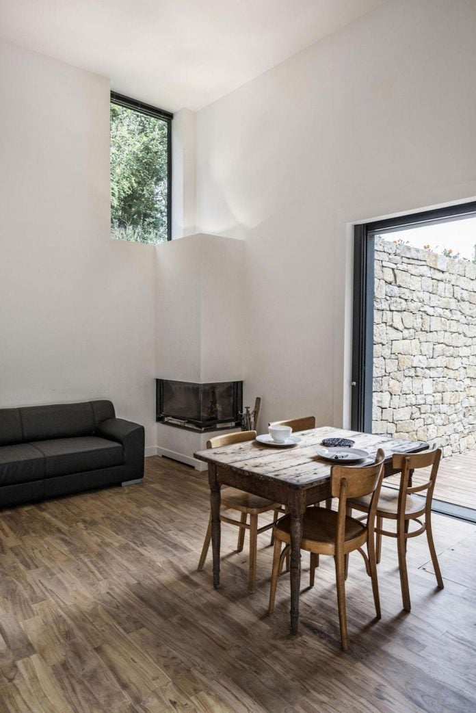 rural-home-renovation-sclos-de-contes-near-nice-france-designed-cyril-chenebeau-architecte-16