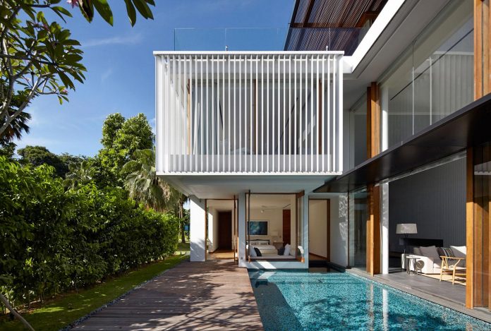 sophisticated-no-2-house-singapore-robert-greg-shand-architects-02