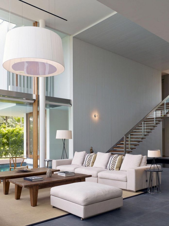 sophisticated-no-2-house-singapore-robert-greg-shand-architects-11