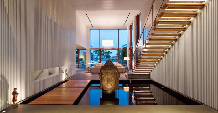 sophisticated-no-2-house-singapore-robert-greg-shand-architects-31