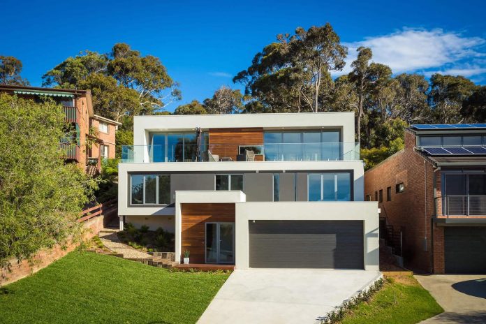 tathra-residence-designed-dream-design-build-terraced-hill-home-maximises-magnificent-ocean-views-01