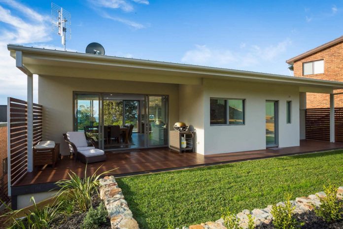 tathra-residence-designed-dream-design-build-terraced-hill-home-maximises-magnificent-ocean-views-03