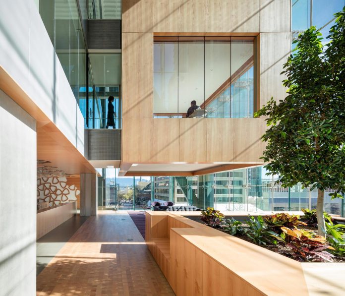 telus-garden-offices-vancouver-state-art-workplace-technologies-designed-office-mcfarlane-biggar-architects-designers-inc-04