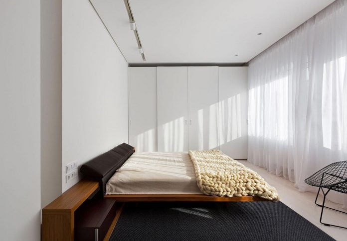 wood-marble-elegant-laconic-minimalist-style-apartment-nottdesign-12