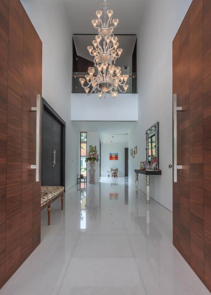 2-storey-home-singapore-designed-overall-directive-modern-take-classics-home-philosophy-01