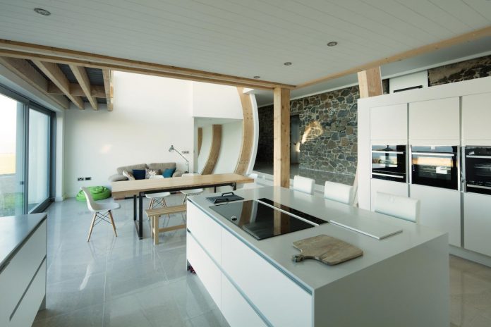 2020-architects-redesigned-old-blacksmiths-cottage-contemporary-ballymagarry-road-house-08
