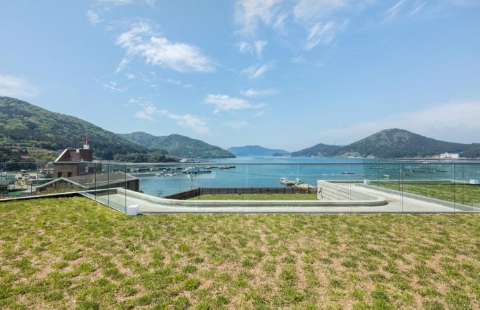2m2-architects-design-one-story-sea-view-home-foothills-mt-dongmang-05