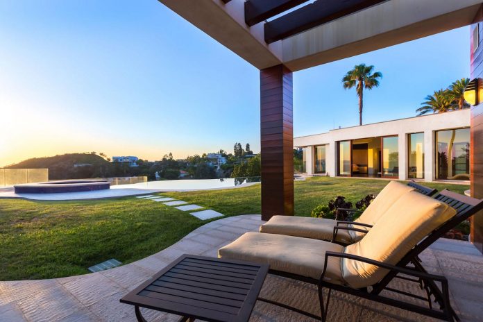 beverly-hills-contemporary-house-magnificent-270-degrees-green-view-sunset-breathtaking-42
