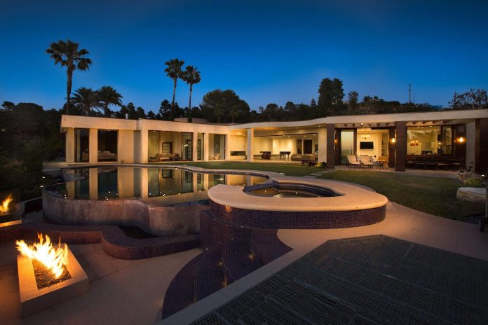 beverly-hills-contemporary-house-magnificent-270-degrees-green-view-sunset-breathtaking-47
