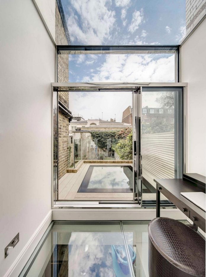 contemporary-glazed-extension-grade-ii-listed-house-provide-additional-space-without-detracting-original-building-06