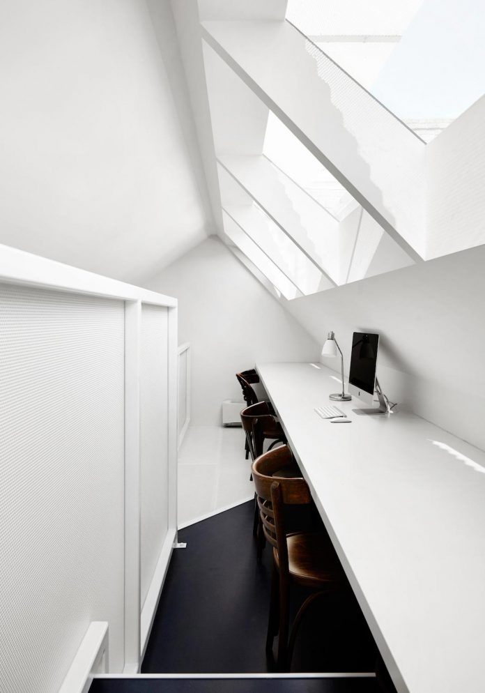contemporary-redesigned-2-storey-small-house-austin-maynard-architects-02