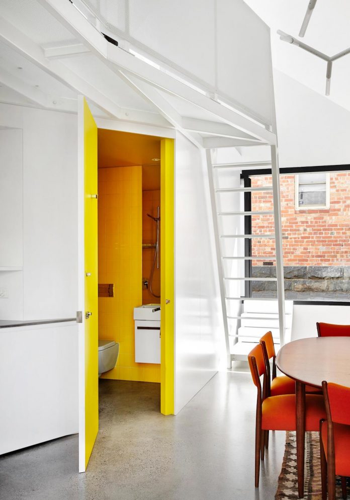 contemporary-redesigned-2-storey-small-house-austin-maynard-architects-07