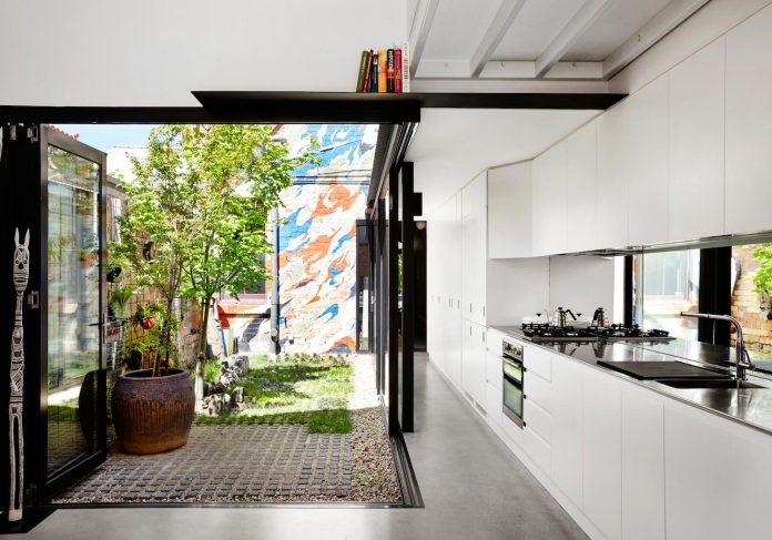 contemporary-redesigned-2-storey-small-house-austin-maynard-architects-08