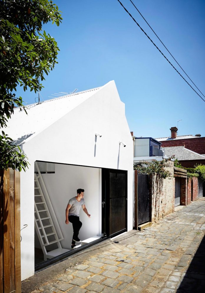 contemporary-redesigned-2-storey-small-house-austin-maynard-architects-14