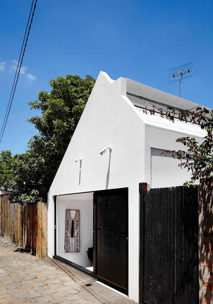 contemporary-redesigned-2-storey-small-house-austin-maynard-architects-15