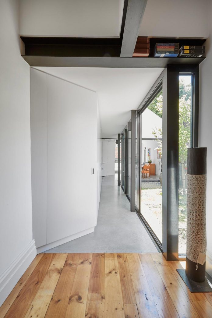 contemporary-redesigned-2-storey-small-house-austin-maynard-architects-21