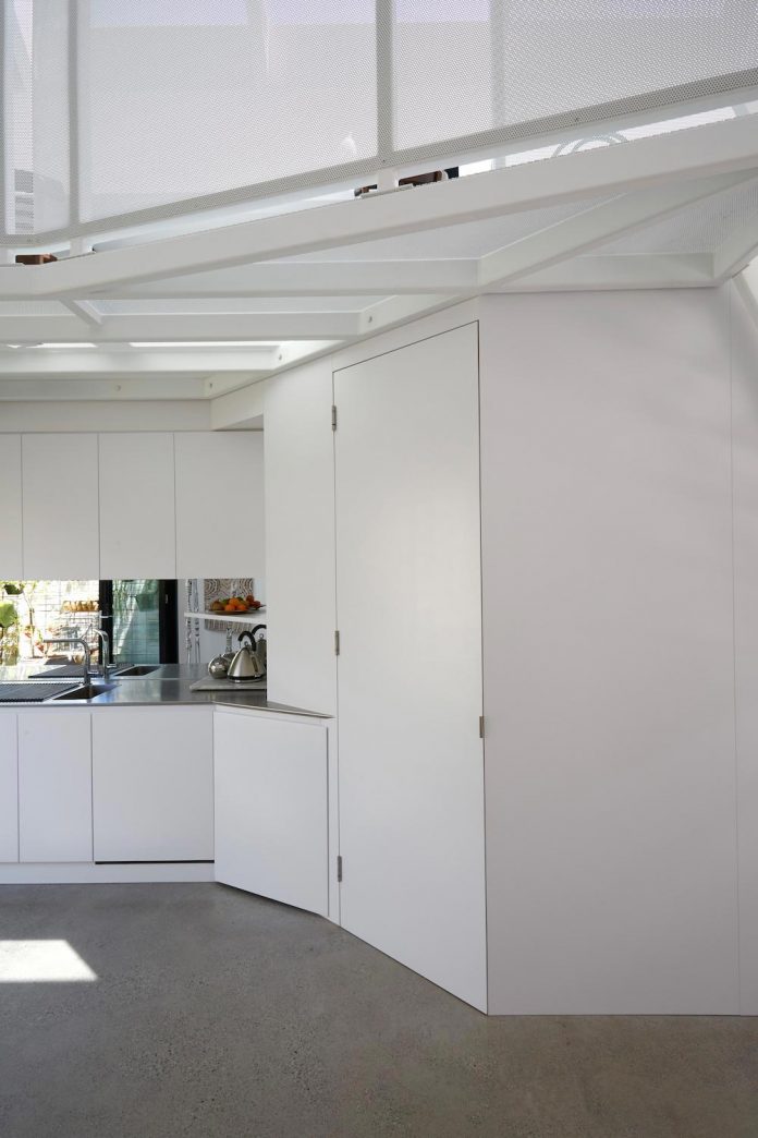 contemporary-redesigned-2-storey-small-house-austin-maynard-architects-26