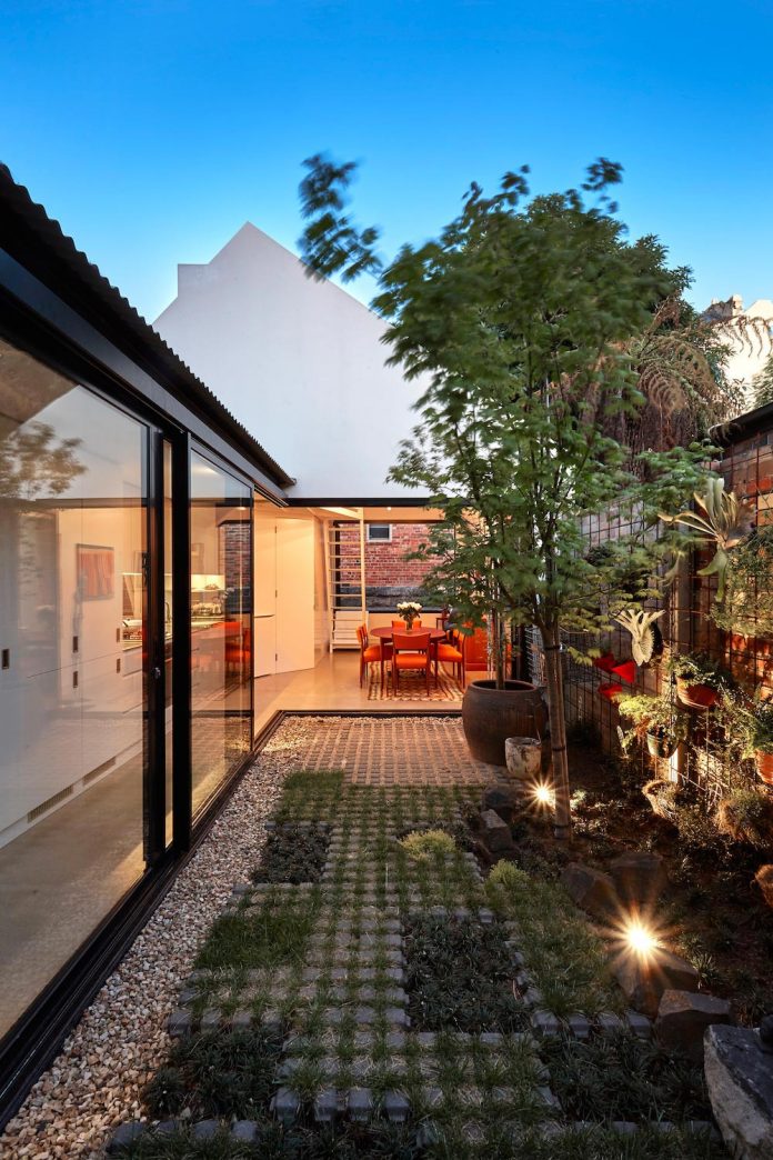 contemporary-redesigned-2-storey-small-house-austin-maynard-architects-31