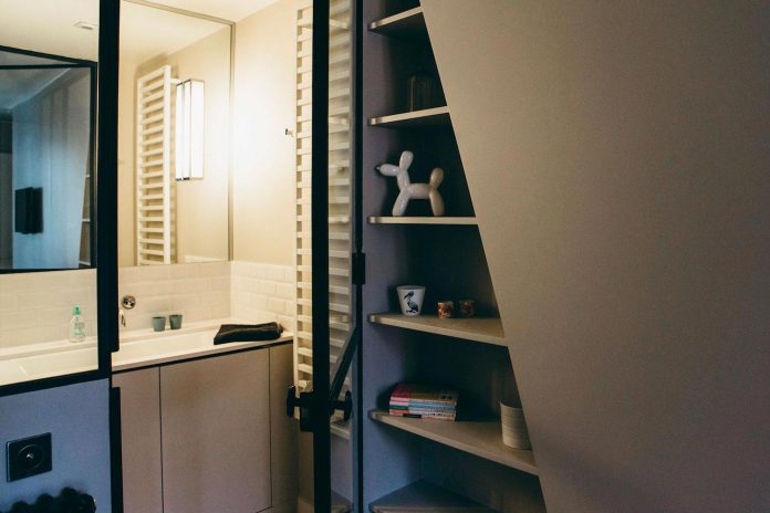 conversion-two-bedroom-haussamanian-apartment-central-paris-functional-contemporary-versatile-retro-twist-weekend-city-pad-18