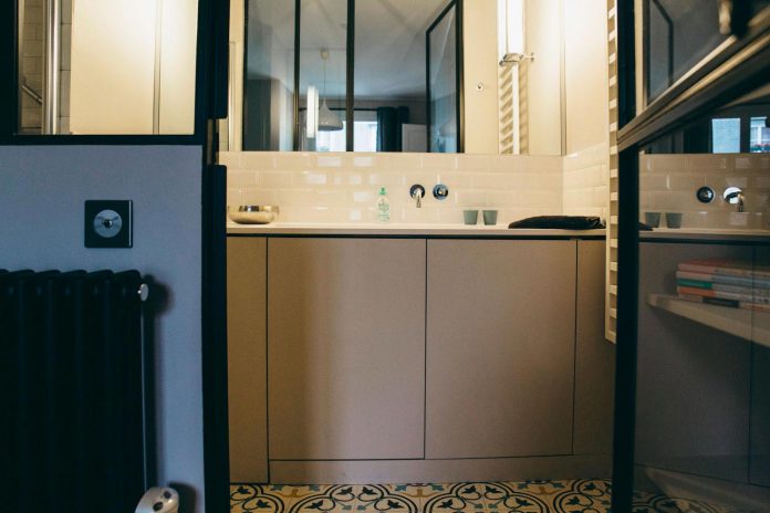 conversion-two-bedroom-haussamanian-apartment-central-paris-functional-contemporary-versatile-retro-twist-weekend-city-pad-19