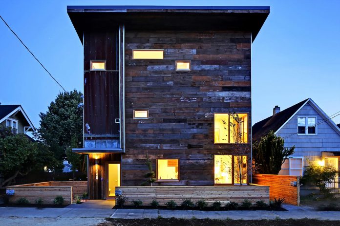 emerald-star-certified-home-seattle-cutting-edge-combination-green-technology-renewables-reclaimed-materials-05