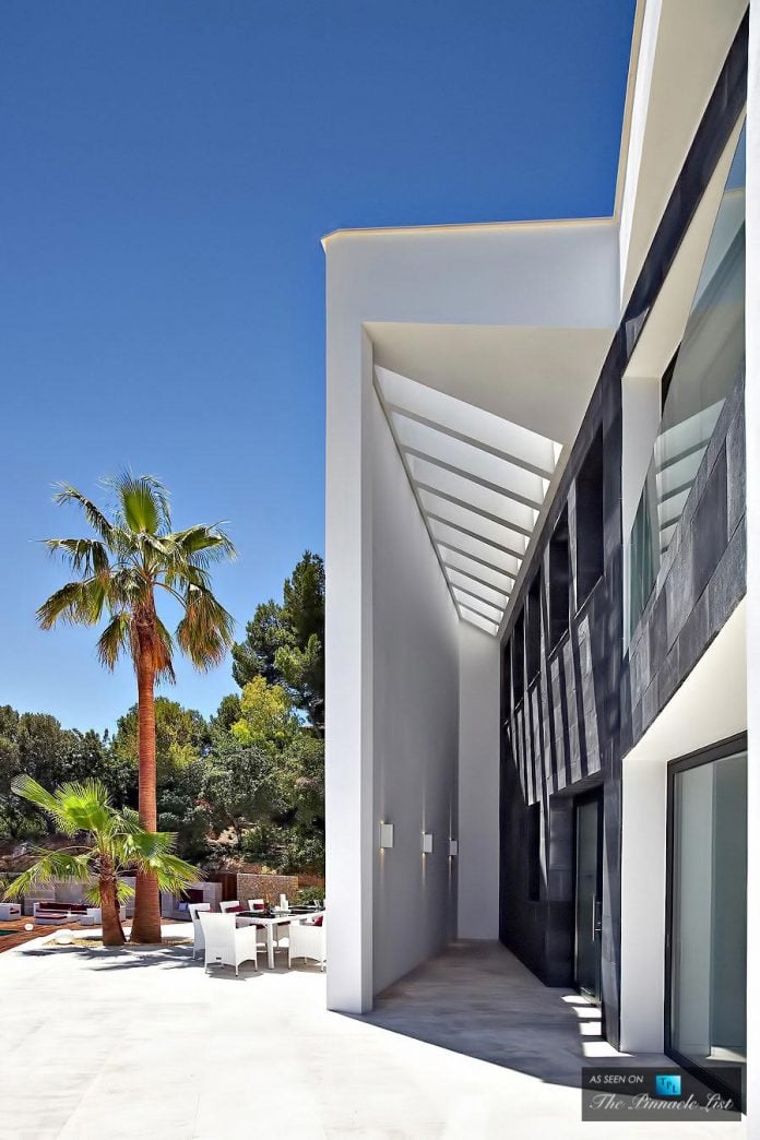 luxury-mediterranean-origami-villa-located-son-vida-mallorca-18