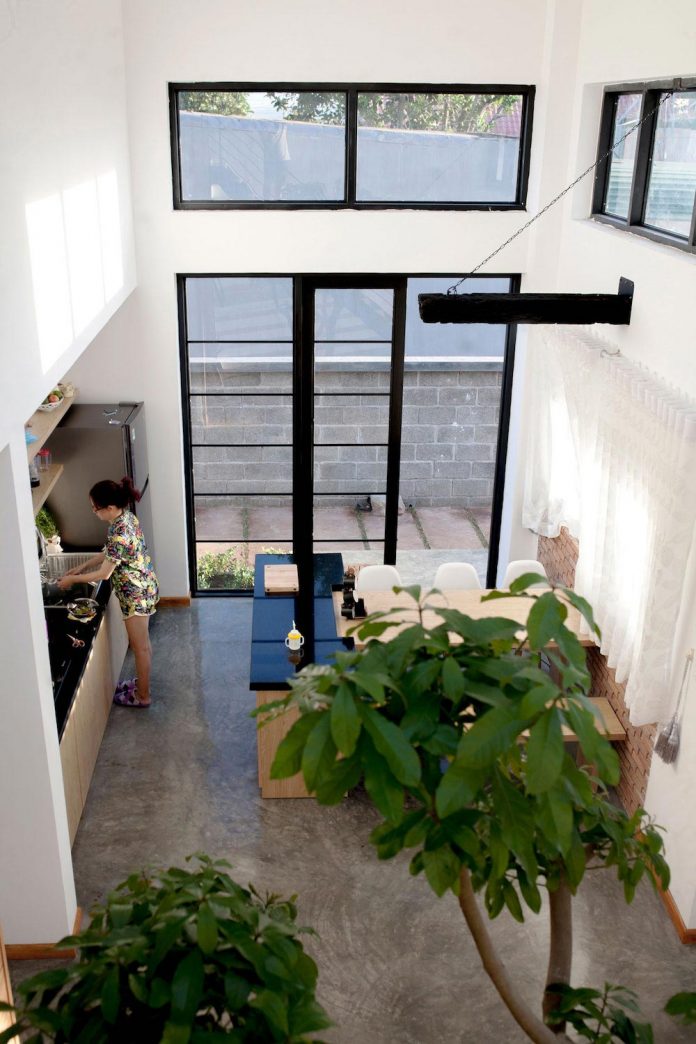 nguyens-simple-warm-spacious-house-plenty-light-7a-architecture-studio-04